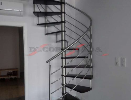Escada em Caracol de Inox e Madeira